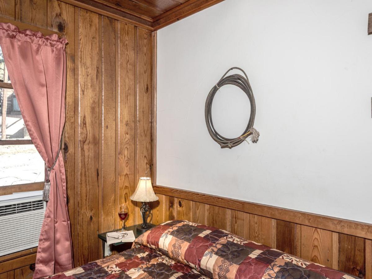 Apache Village Cabinette 15, Queen Bed, Midtown, Sleeps 2 Ruidoso Exterior foto