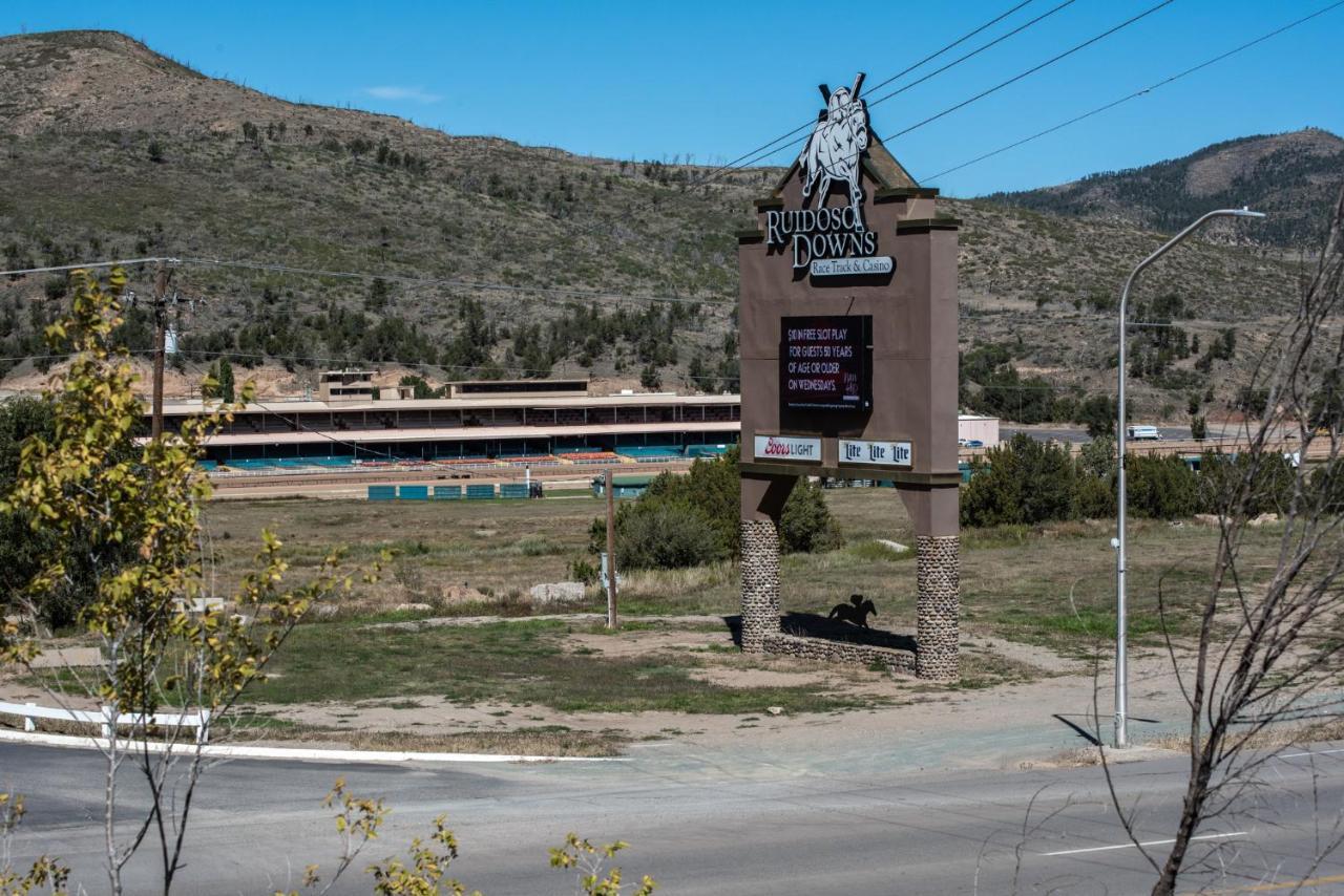 Apache Village Cabinette 15, Queen Bed, Midtown, Sleeps 2 Ruidoso Exterior foto